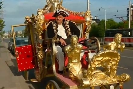 С каляска на бала (СНИМКИ)